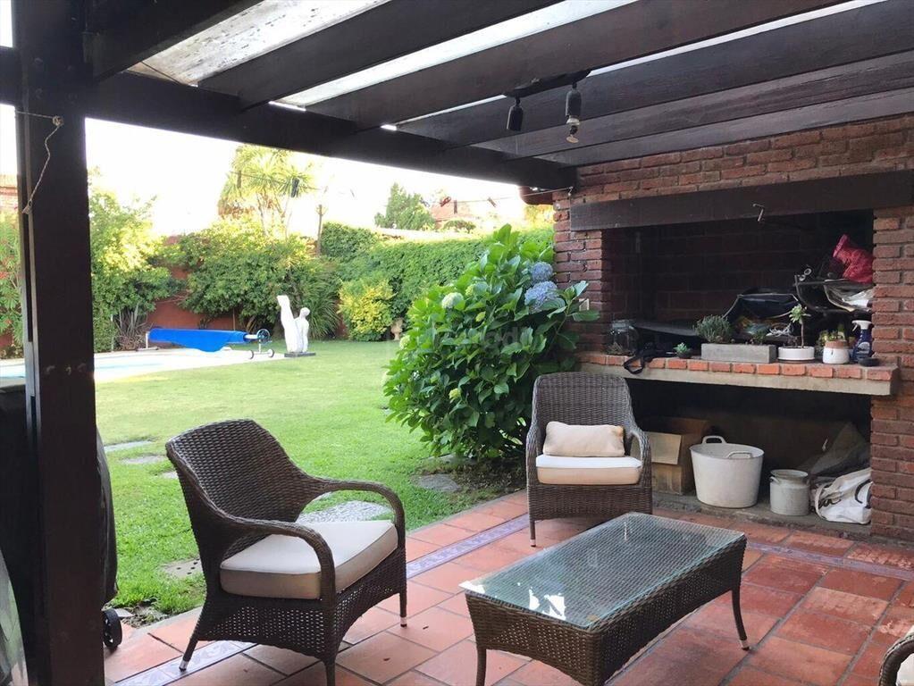 PARODI Excelente casa Carrasco Sur 4 dormitorios gran fondo