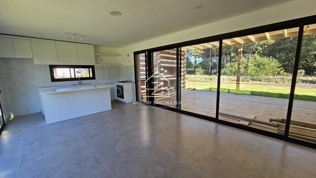 Casa a Estrenar en Barrio Pinares   Â? Moderna, y