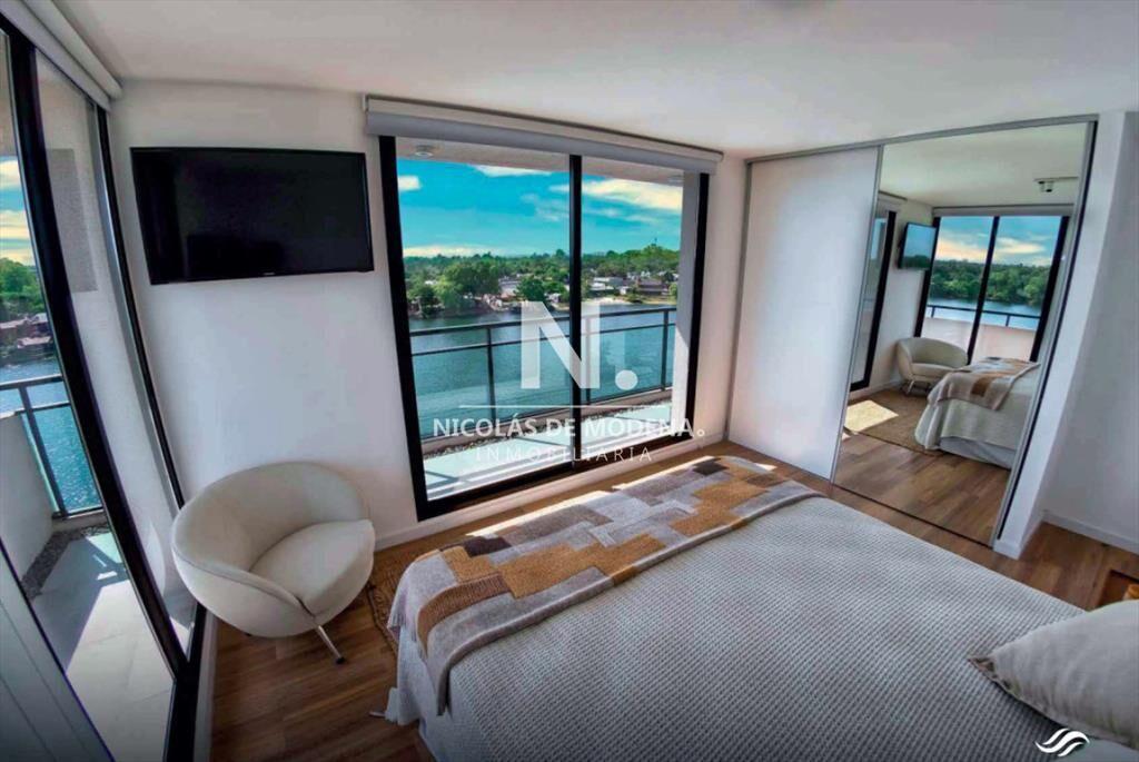 Venta Apartamento de 3 Dormitorios Con Vista al lago En Lag
