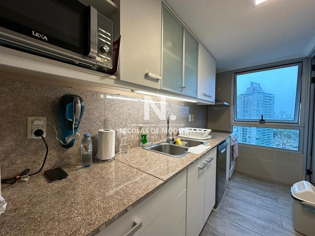 Penthouse de 3 dormitorios en venta a metros de