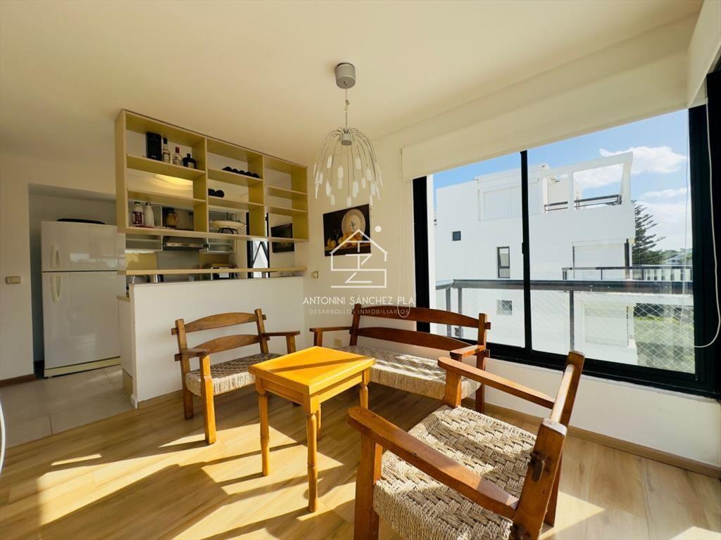 Apartamento en venta frente a playa brava.