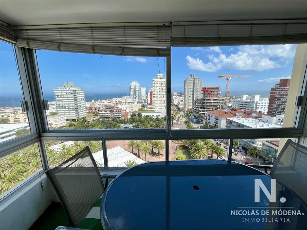 Venta Departamento - 3 dormitorios 2 baños - Peninsula