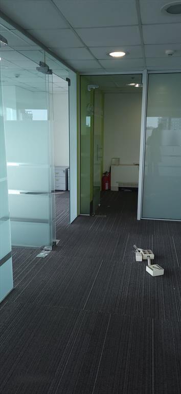 Venta oficina en WTC con 2 garajes