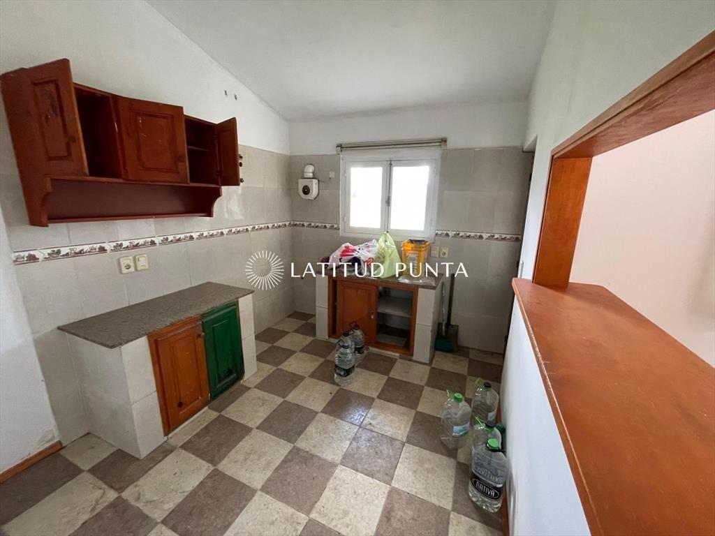 Maldonado centro, casa de dos dormitorios