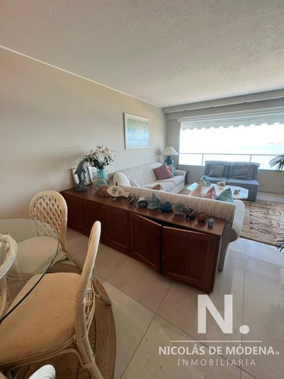 Departamento en venta en torre Tunquelen II frente a Playa