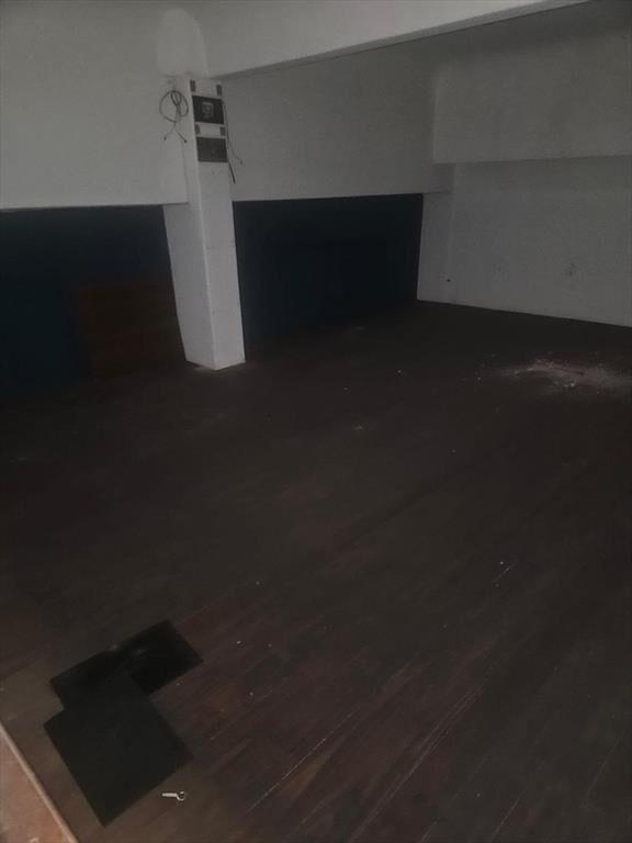 Treinta y Tres casi peatonal Sarandi , 228 m2 , 8 mts de fr