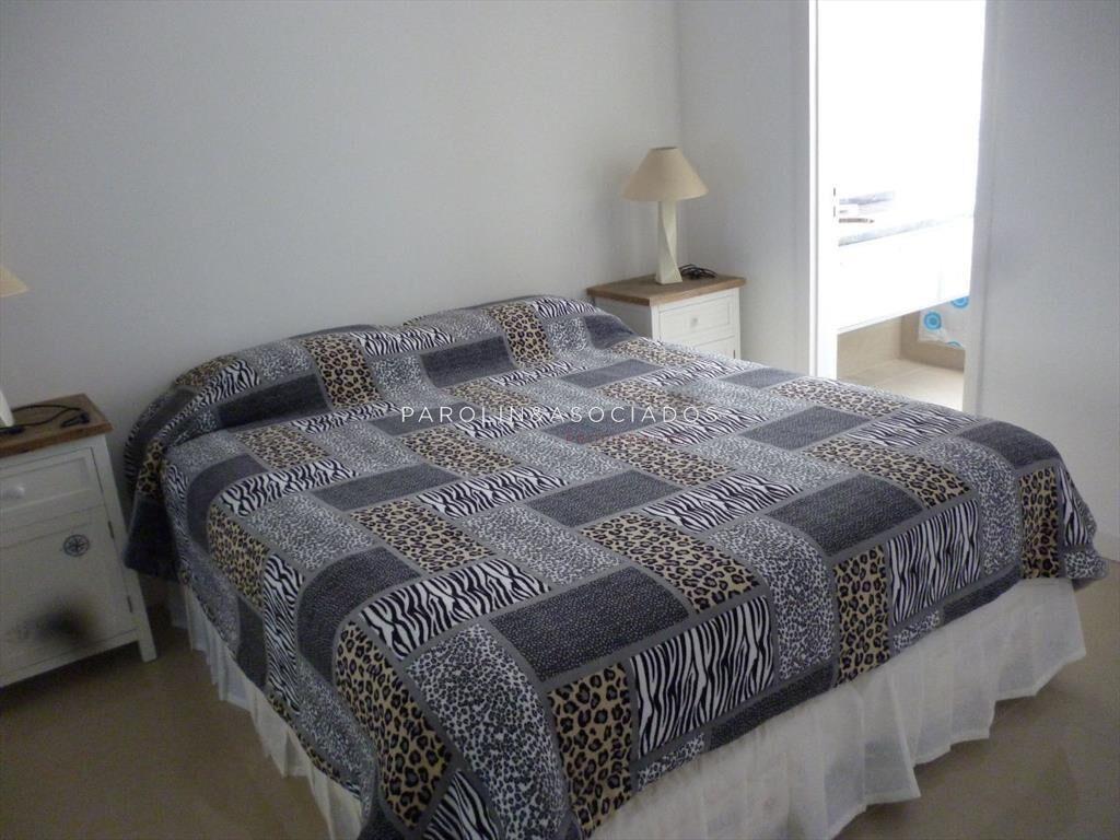 Apartamento en venta en Casino Tower, Punta del