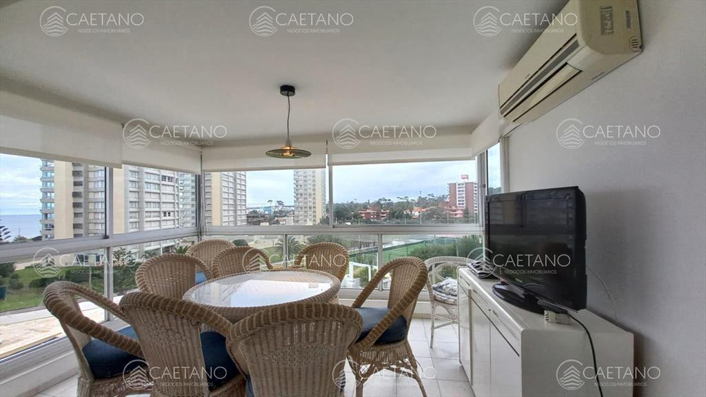 Departamento de 3 dormitorios + dependencia en