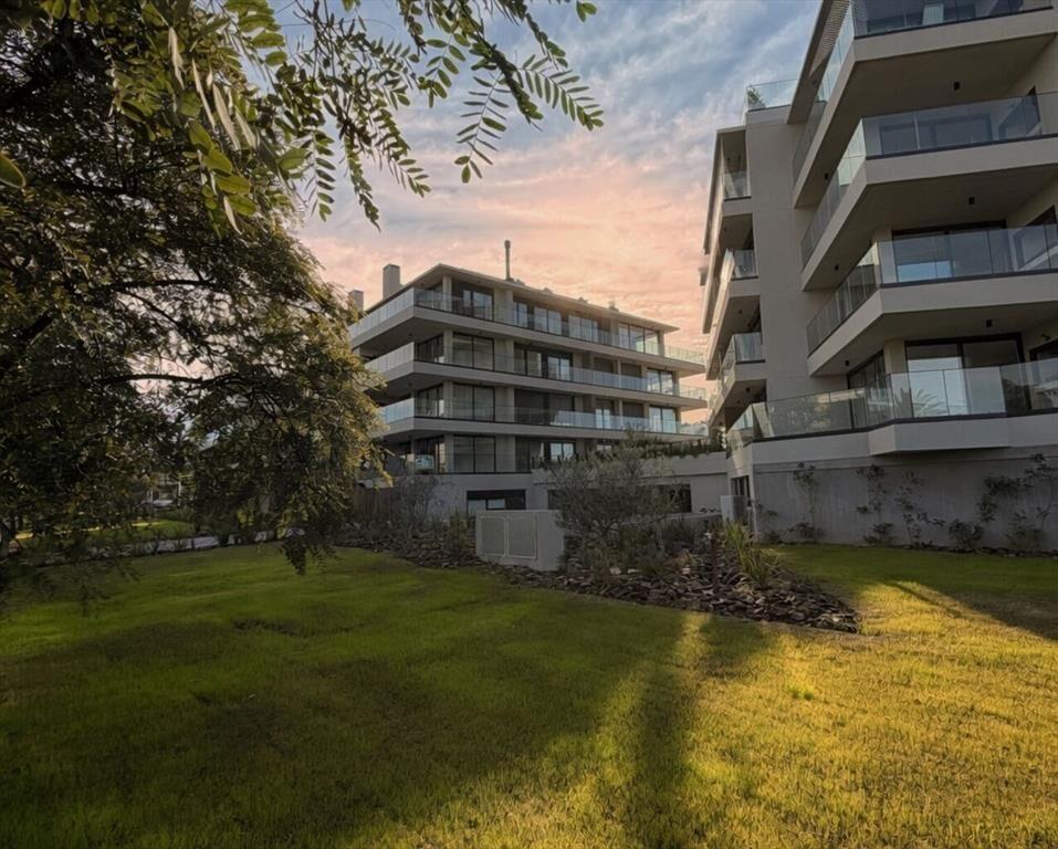 Alquiler apartamento 2 dormitorios y garage a estrenar en B