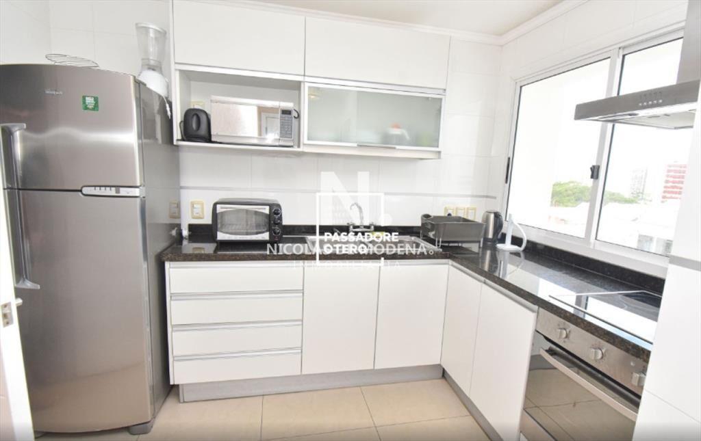 Vende apartamento de 3 dormitorios,en Mansa en