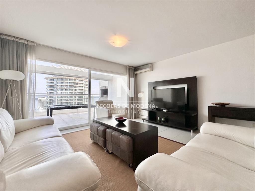 Vende apartamento de 3 dormitorios en Brava- del