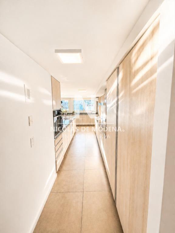 Apartamento de 3 dormitorios en venta frente a Playa Brava