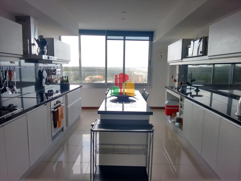 APARTAMENTO DE CATEGORIA EN PRIMERA LINEA BRAVA