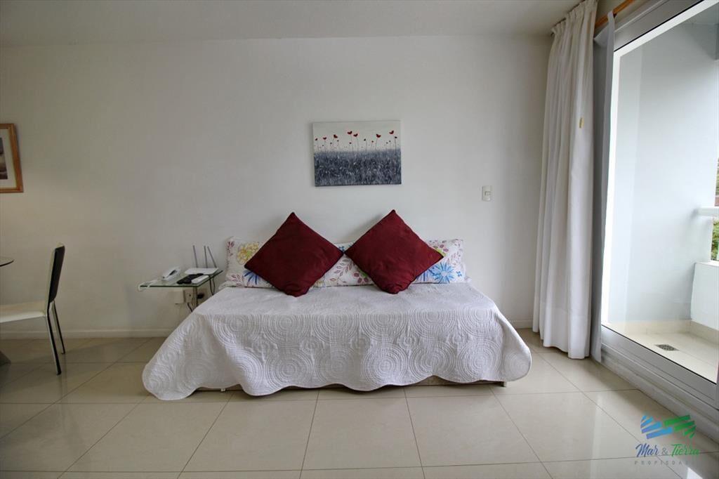 En venta apartamento 1 dormitorio con servicios y