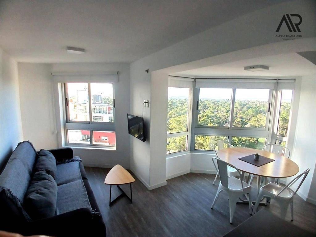 Apartamento de un dormitorio en venta c/ cochera en Cant...