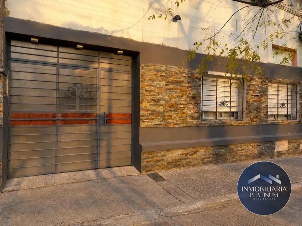 Casa en venta 5 dormitorios con cochera en, Jacinto Vera
