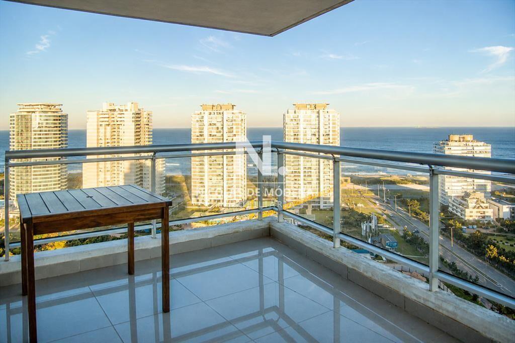 En venta apartamento de 2 dormitorios en Punta