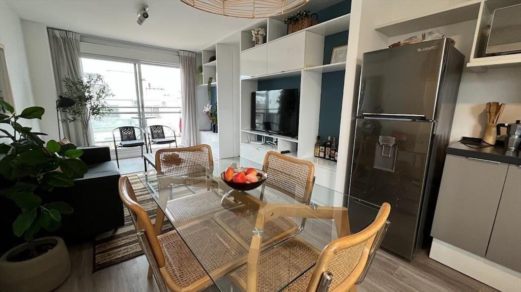 Venta de apartamento de 2 dormitorios en el centro con terr