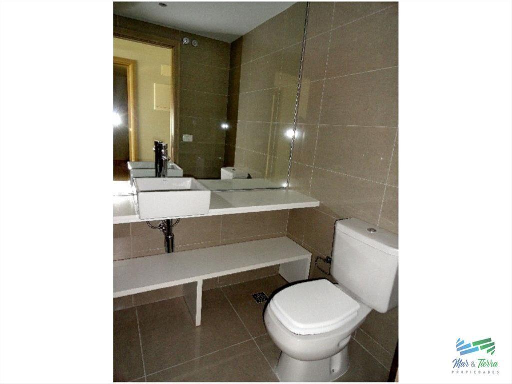 Alquilo apartametno dormitorio y medio con buenos servicios