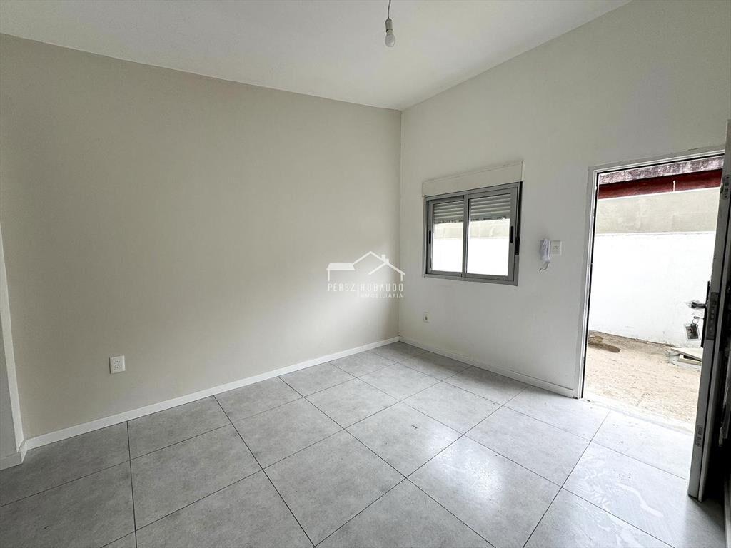 Venta apartamento de 1 dormitorio, planta baja- Carrasco No