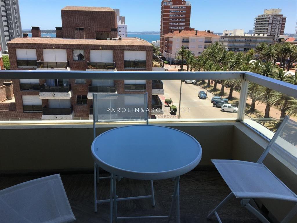Apartamento en venta de 3 dormitorios en de Punta