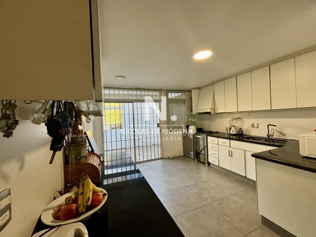EXCEPCIONAL CASA EN VENTA DE 4 DORMITORIOS