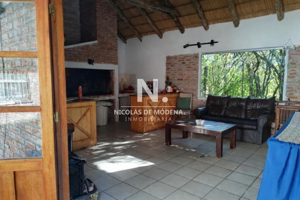 Vende casa en Punta del Este, de 6 dormitorios.