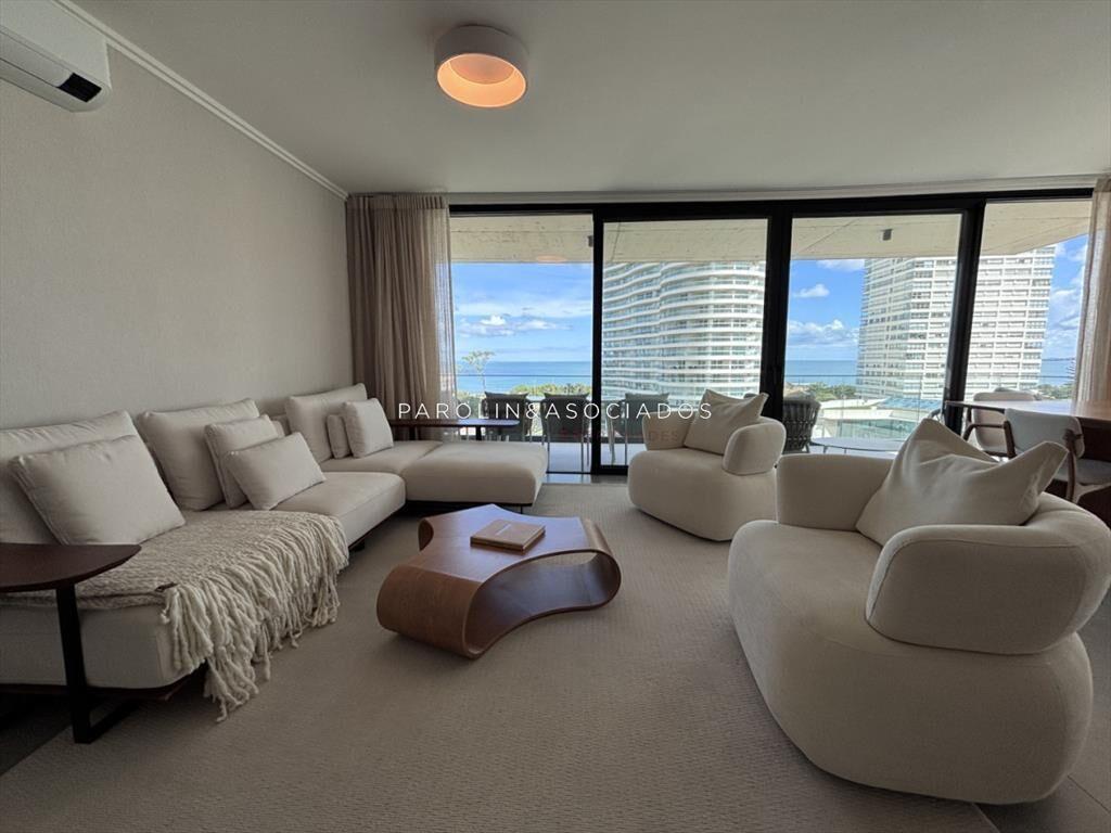 EXCLUSIVO APARTAMENTO EN VENTA DE 3 DORMITORIOS