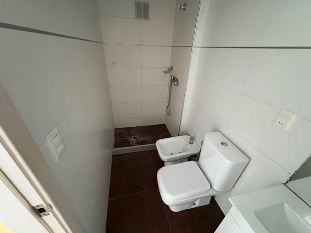 Alquiler - Apartamento con tres dormitorios y terraza en La