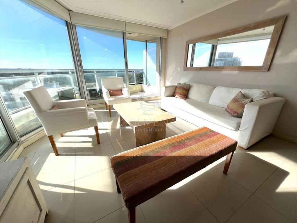 apartamento en venta de 3 dormitorios 3 baños,