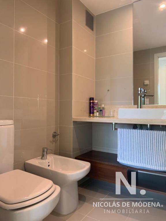 Moderno apartamento de Dos Dormitorios en Venta - Punta del