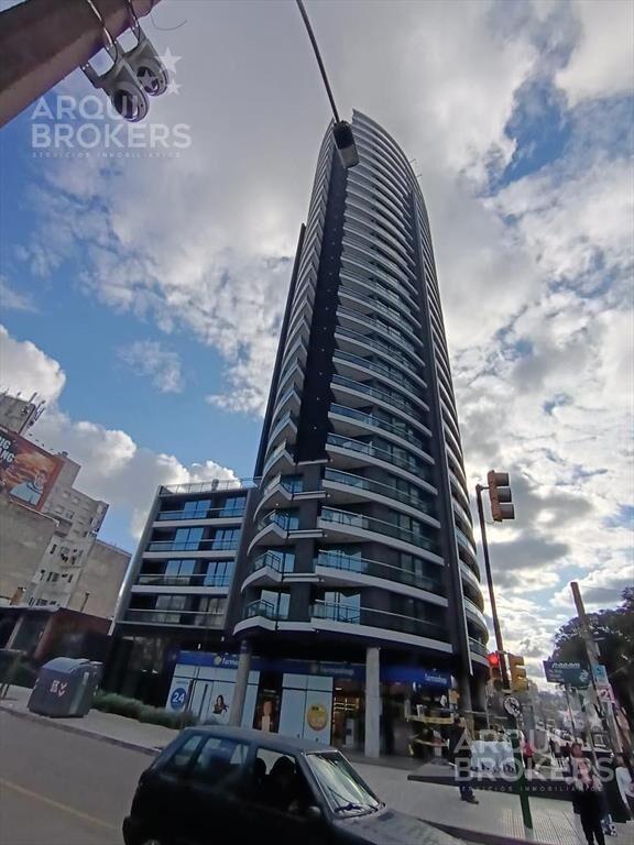 Apartamento de 3 dormitorios en venta en Buceo 2604