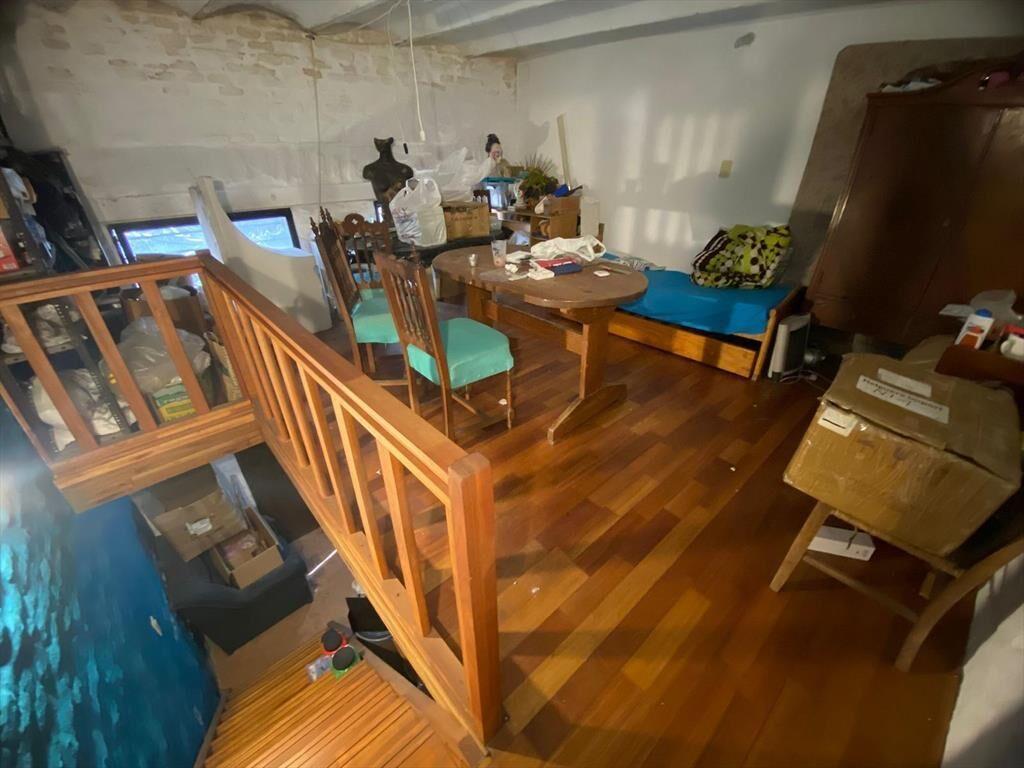 Casa a la venta en Tres Cruces atractiva para reciclar