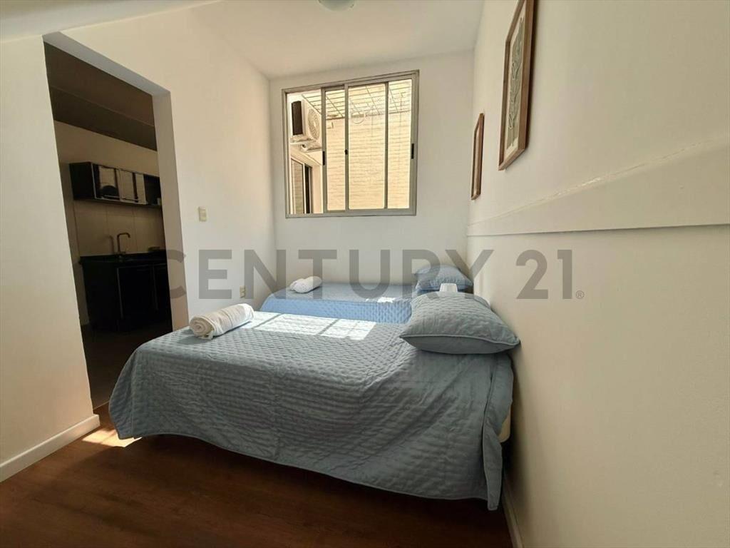 POCITOS 1 dormitorio- SIN GC - AMOBLADO - FRENTE - BANCO ...