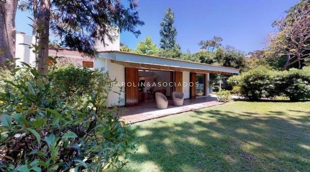 Casa en venta de 3 dormitorios, Golf-Punta del Este.