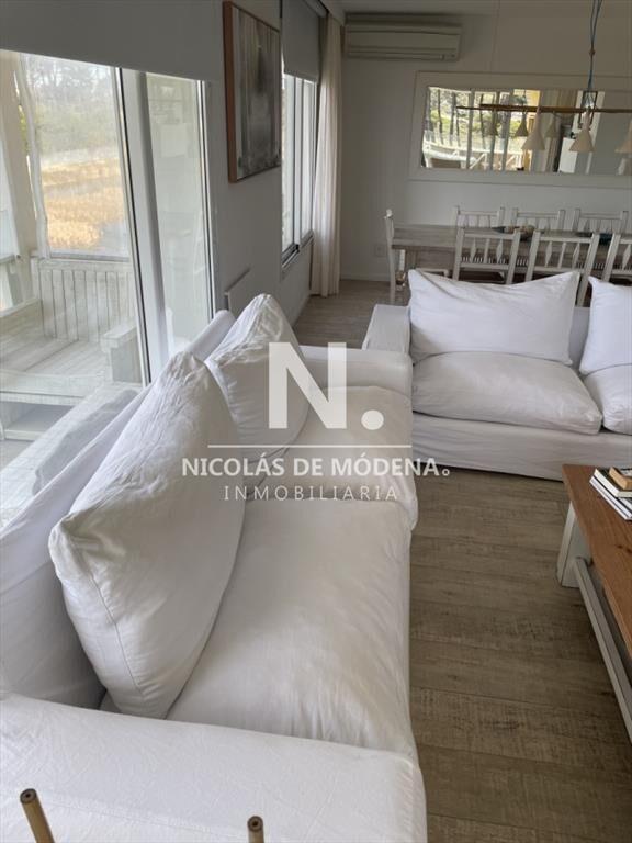 Apartamento de 3 dormitorios con vista al mar , en Brava Pu