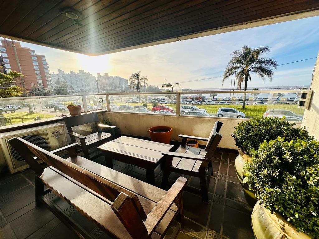 Venta Apartamento 3 Dormitorios y Servicio Completo Garaje D