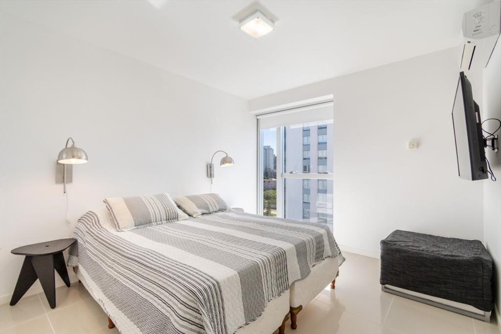 Moderno Apartamento de Dos Dormitorios en Venta Punta del E