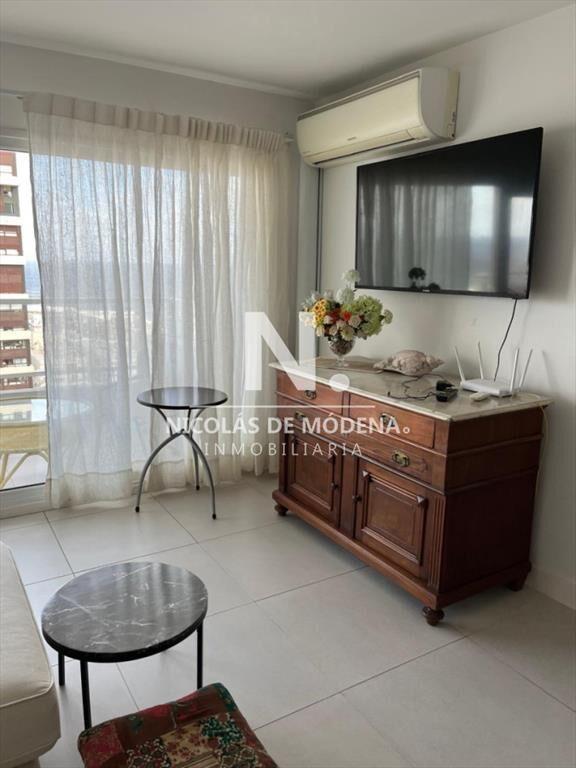 Alquila apartamento de 2 dormitorios en Peninsula, Punta de
