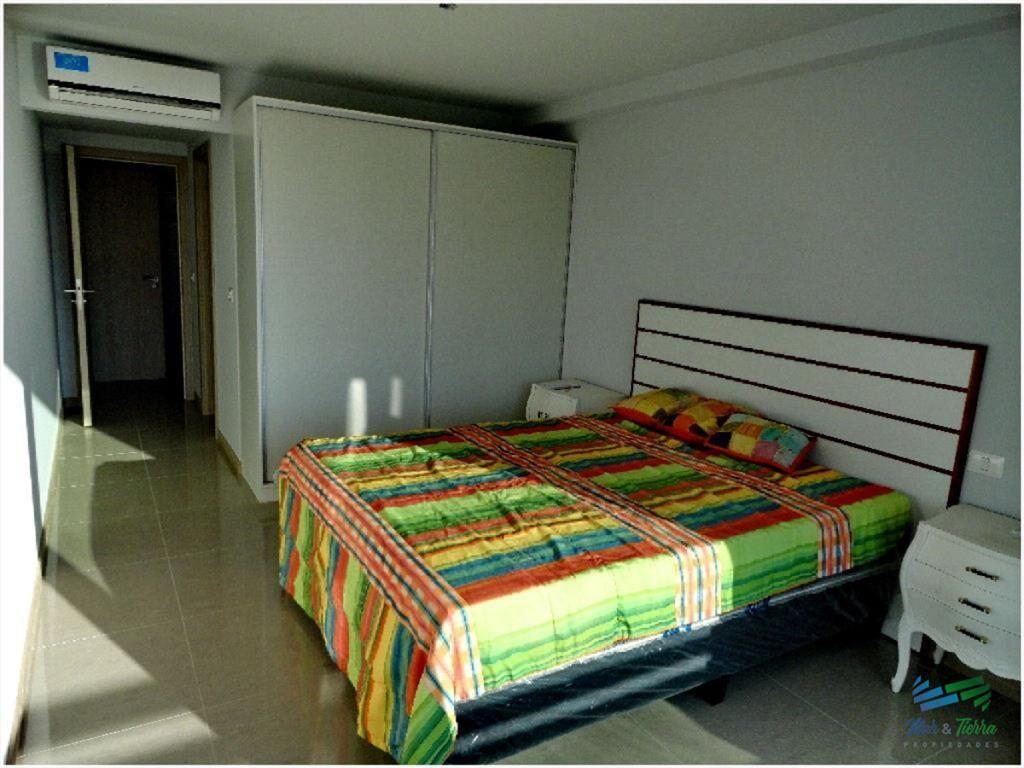 Alquilo apartametno dormitorio y medio con buenos servicios