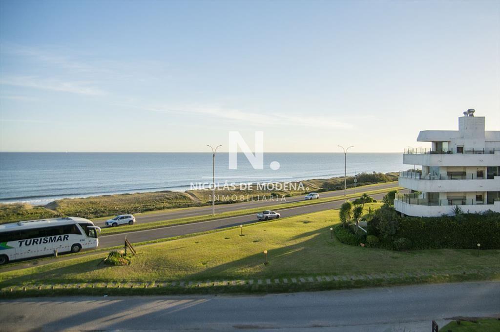 Departamento de 2 suites + depedencia en venta al