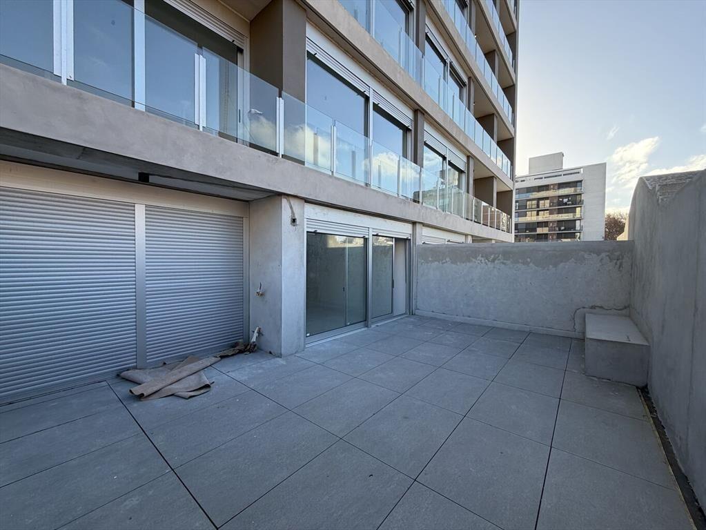 Venta apartamento 1 dormitorio con patio en Cordón a estren