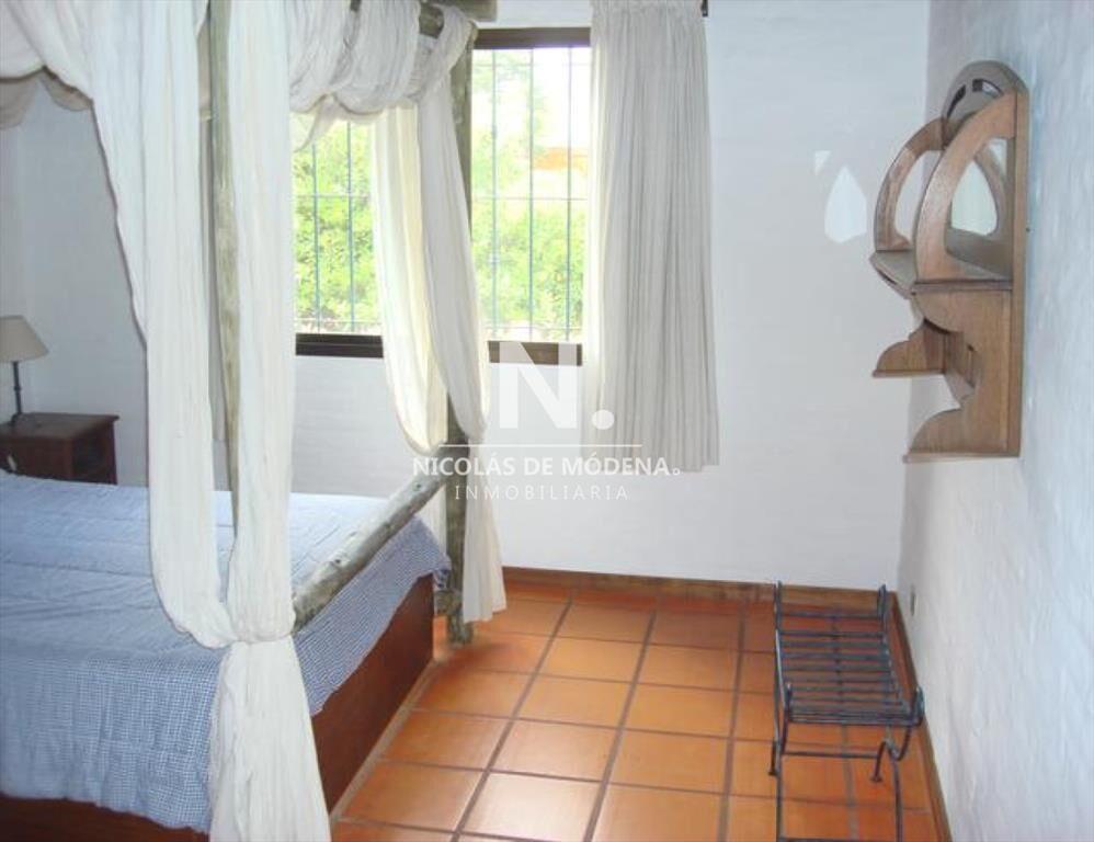 CASA EN VENTA EN ZONA DE TIO TOM