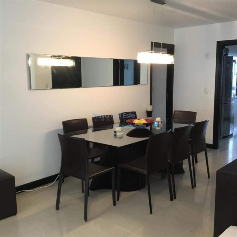 enta de Excelente Apartamento de 3 Dormitorios al