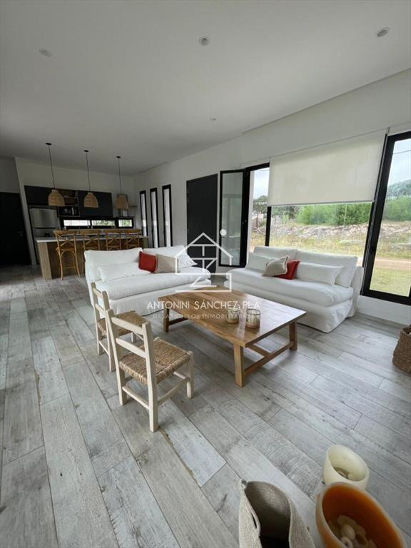 Moderna casa 3 dormitorios en tranquilo entorno, Temporada
