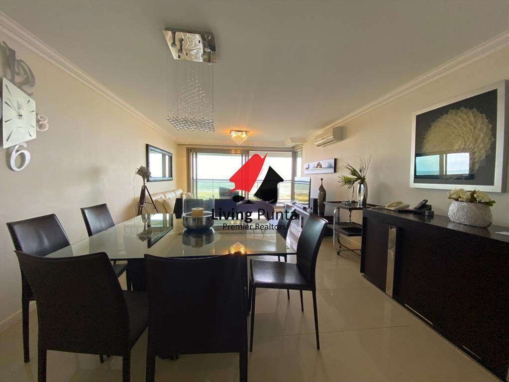 Apartamento de 3 dormitorios en Brava, Punta del Este.