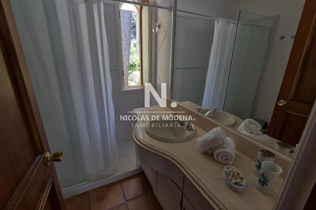 Venta casa en punta del este con 4 dormitorios.