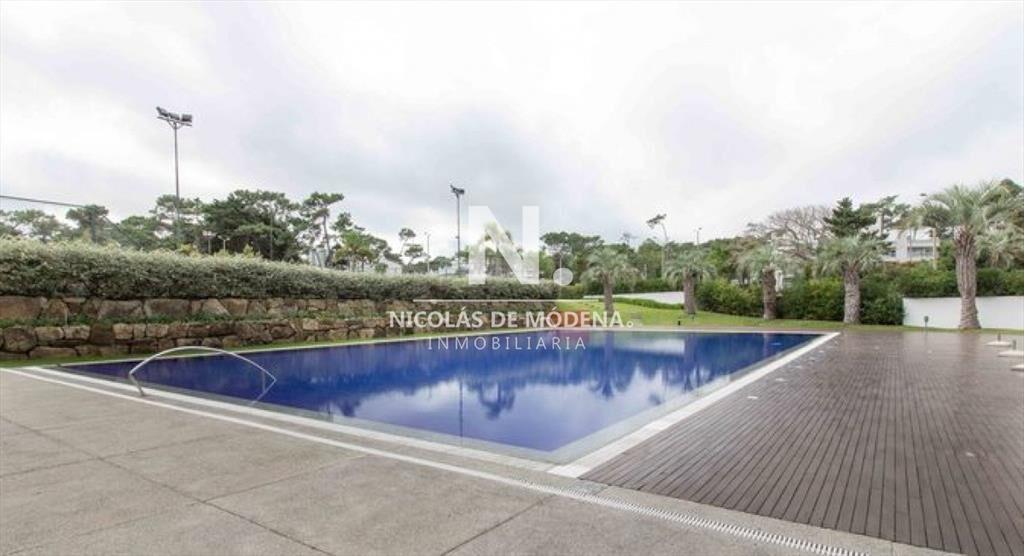 Vende apartamento en Mansa, Punta del Este de 3