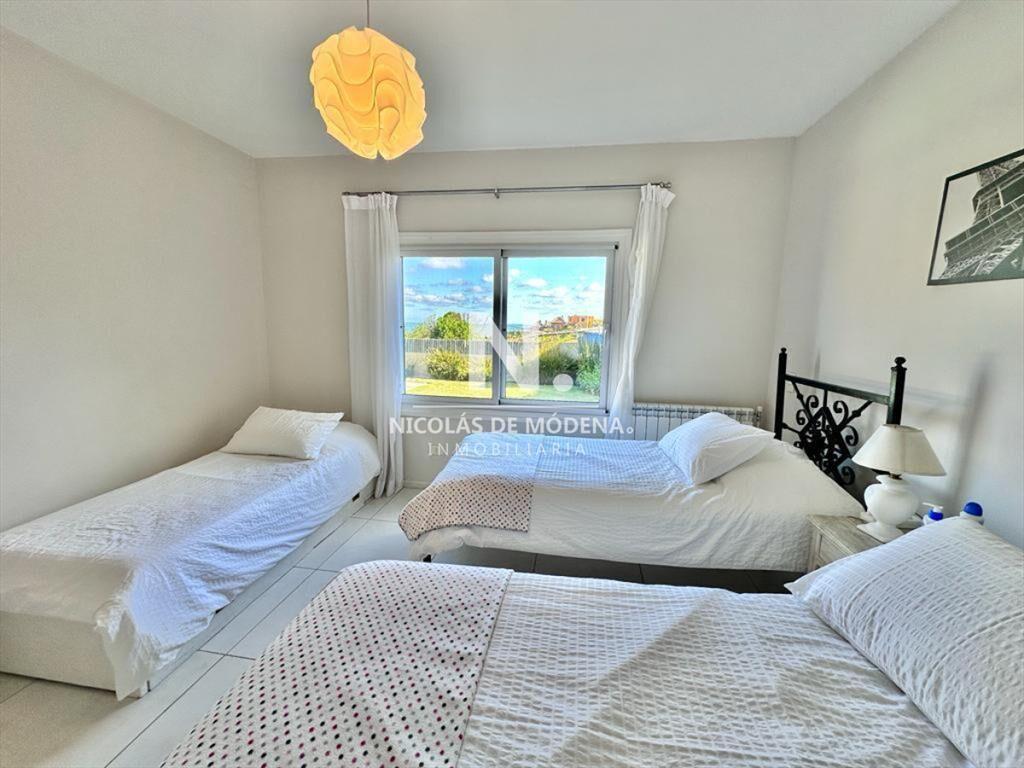 Vende casa en El Chorro- Manantiales, de 4