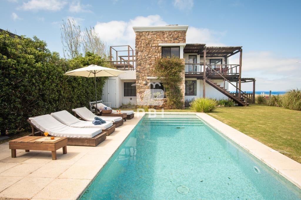 Espectacular Casa en Venta en El Chorro con al -